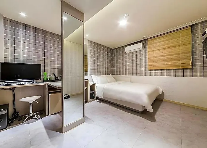Hotel Shine 3*