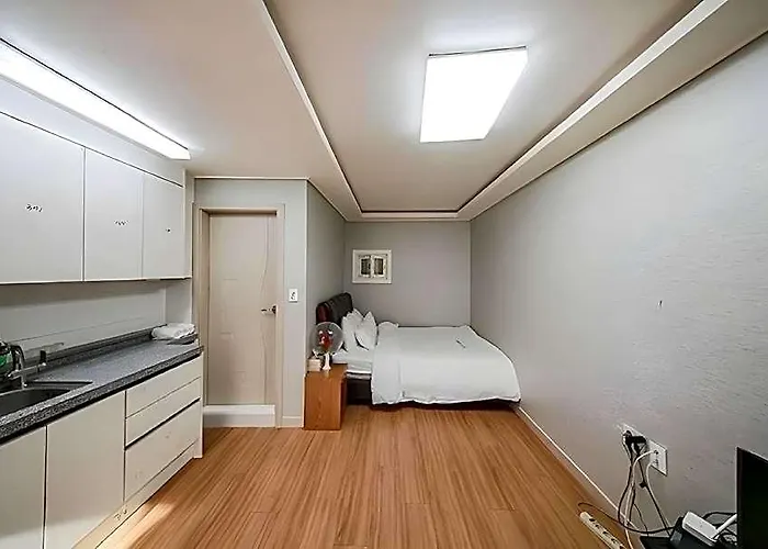 Shine Hotel 3*