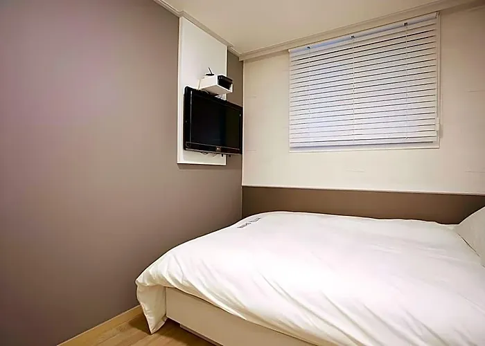 Shine Hotel 3*