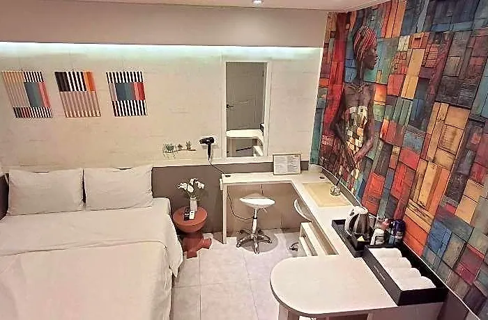 Hotel Shine 3*